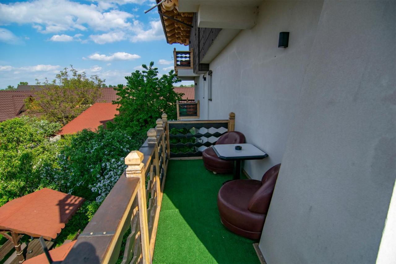 La Conacul Vesel Hotel Săpânța Exterior photo