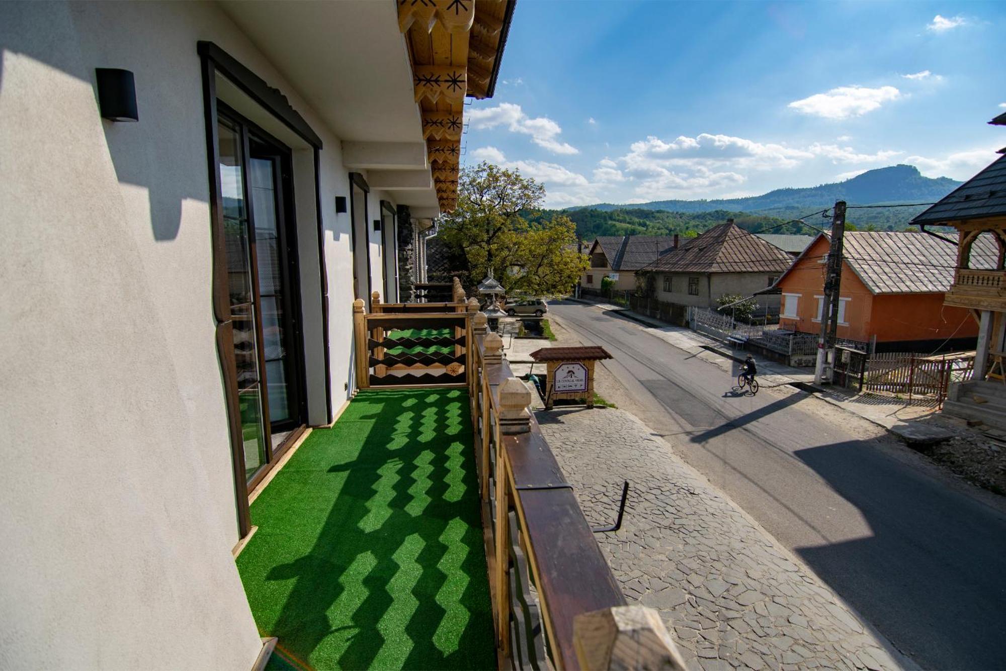 La Conacul Vesel Hotel Săpânța Exterior photo