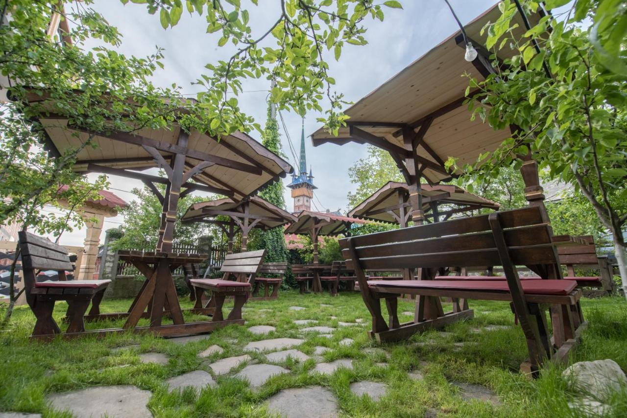 La Conacul Vesel Hotel Săpânța Exterior photo